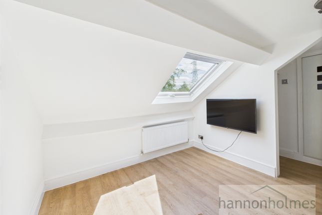 Cam05283G0-Pr0050-Still058