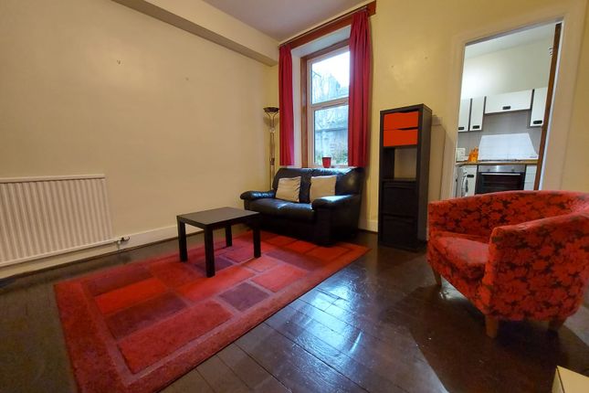 Flat to rent in Roslin Street, The City Centre, Aberdeen