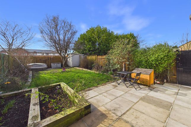 99, Blackburn Avenue, Brough photo 3