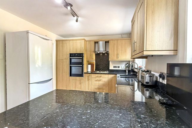 22 Hawthorne Drive, Coalville photo 4