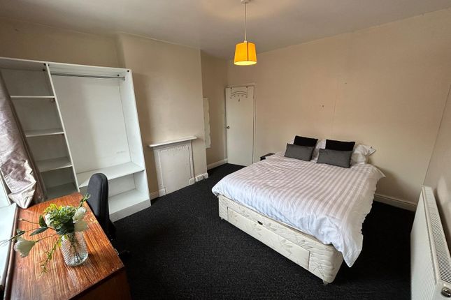 Welton Grove, Leeds photo 5