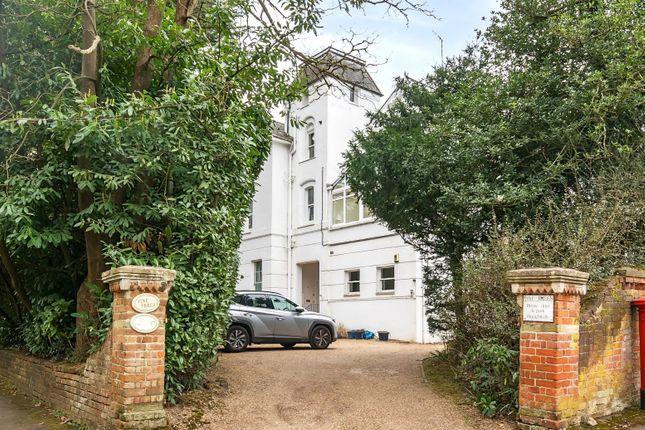 1-bed flat on Flat 11, Pine Trees, Portsmouth Road, Esher, £220,000