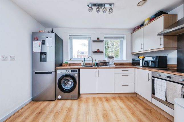 23, Addenbrookes Road, Newport Pagnell photo 3