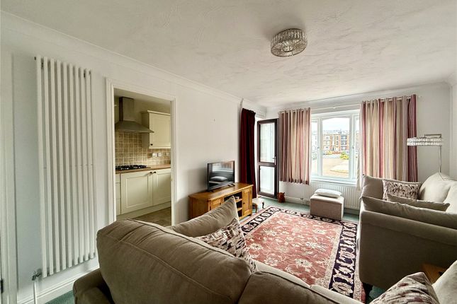 32, Alexandra Court, East Yorkshire photo 3