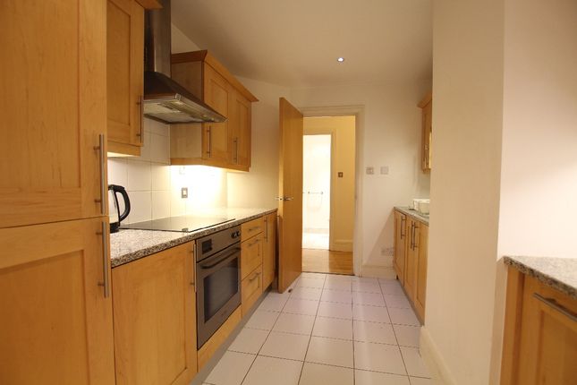 Flat 527, Whitehouse Apartments, London photo 5