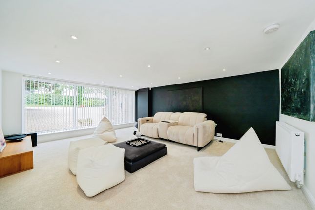 27A,, Kenyon Lane, Warrington photo 4