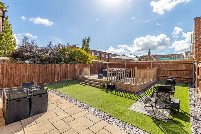 4 St. James Place, Southsea photo 3