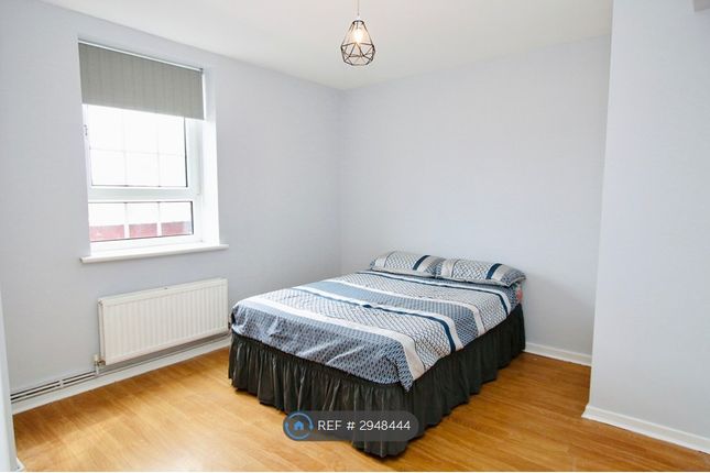 Flat, Meretune Court Martin Way, Morden photo 5