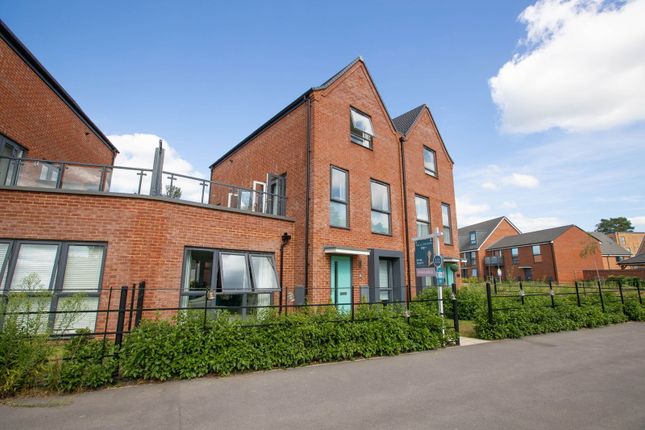 Town house for sale in Dukes Quarter, Bordon