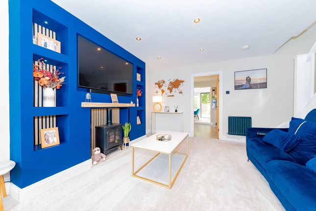 15 Rose Gardens, Farnborough photo 4