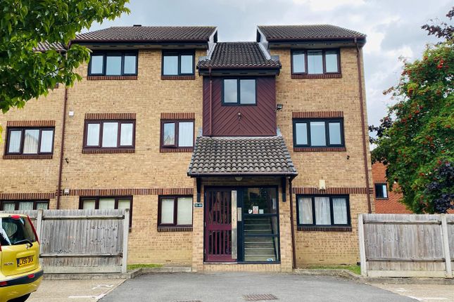 Thumbnail Flat to rent in Adams Way, Croydon