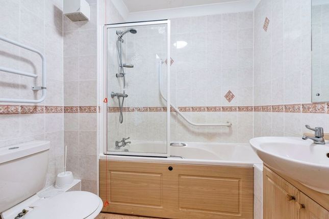 Flat for sale in Mulberry Court, Finchley