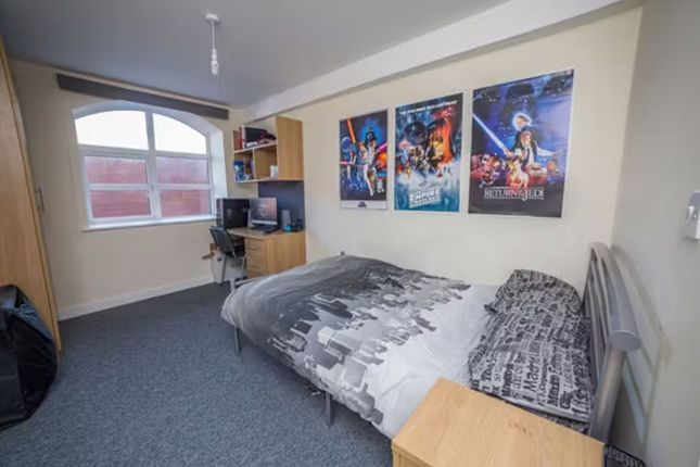 Flat to rent in Students - Deacon House, 34 Deacon St, Leicester