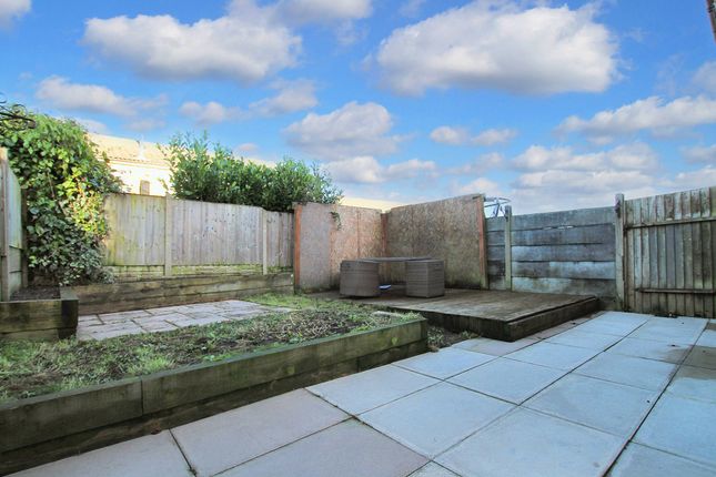 16 Newlyn Grove, St. Helens photo 4