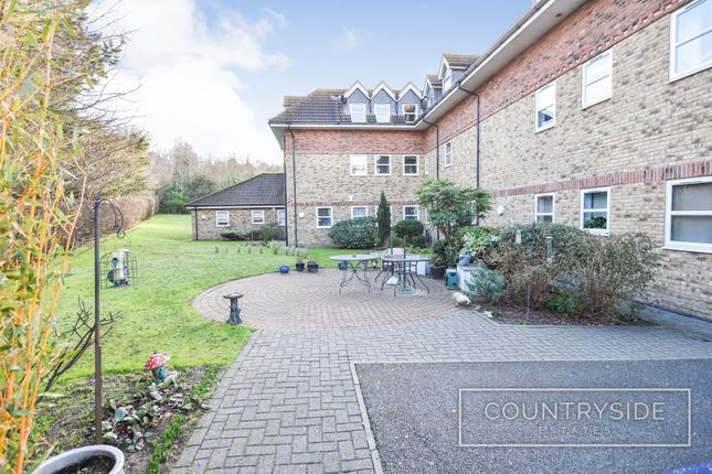 Flat 12 The Fairways, 192, High Road, Benfleet photo 2