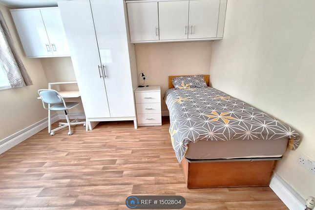 Large Single Room