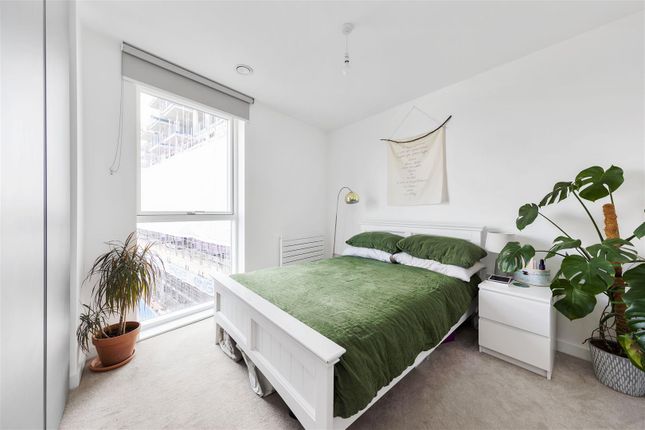 Flat to rent in Old Brewery Way, London