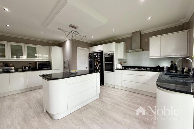 219, Brentwood Road, Romford photo 4