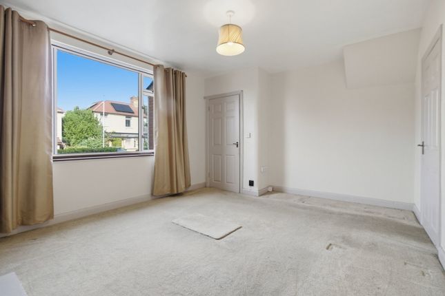 6, Oak Avenue, Worcester photo 3