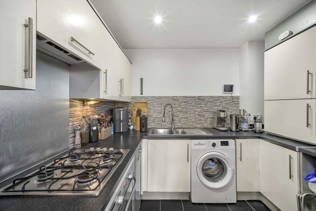 25 Osbury Court, 1, Shaftesbury Avenue, Harrow photo 3