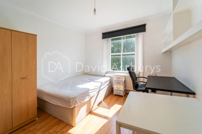 3-bed flat on Flat 9, 61, Oakley Square, Camden Town, £3,750/mo