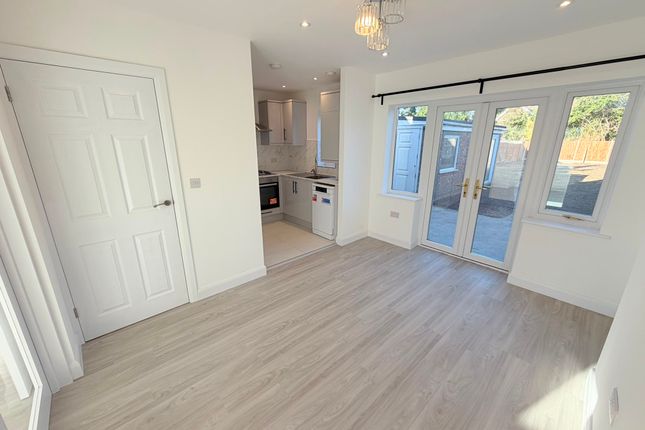 Broadfields, North Harrow photo 2