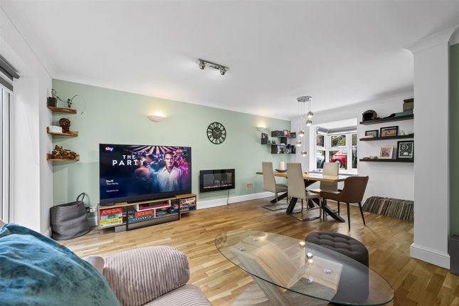 Avon Way, South Woodford photo 3