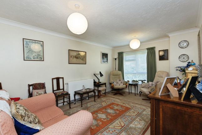 24, Cecily Court, Minchinhampton photo 3