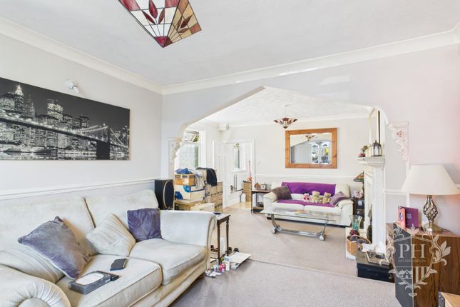 27, Queen Street, Lazenby photo 4