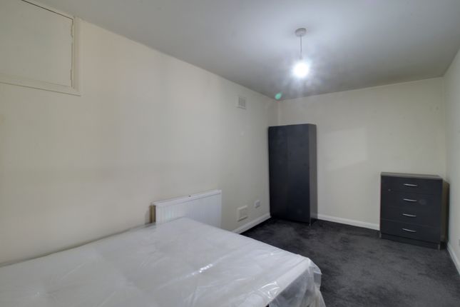 34, Godstone Road, Kenley photo 3