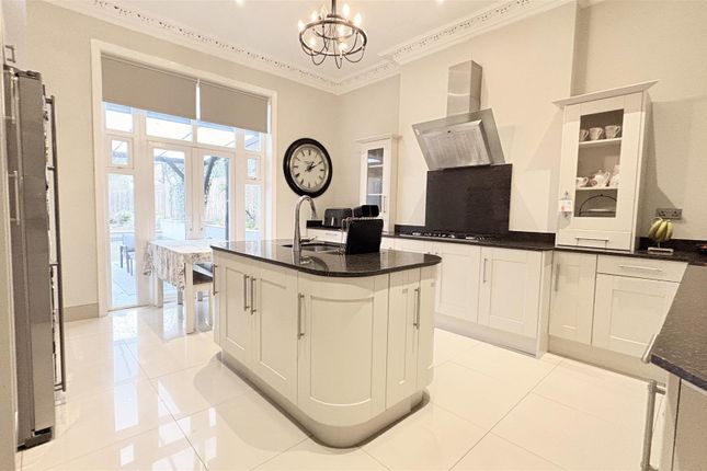 5, Strensham Hill, Birmingham photo 3