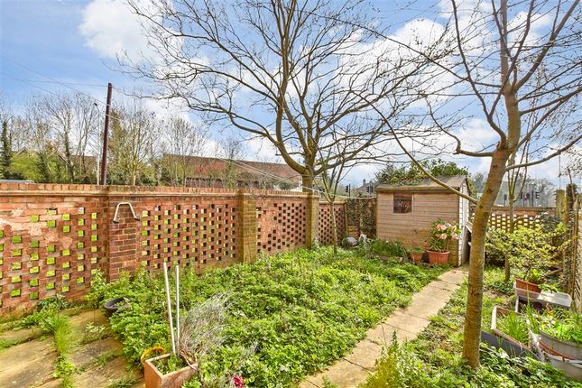 Rams Grove, Romford photo 2