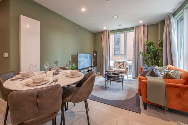 1108 Rhodes East, Quarry Hill, Leeds photo 5