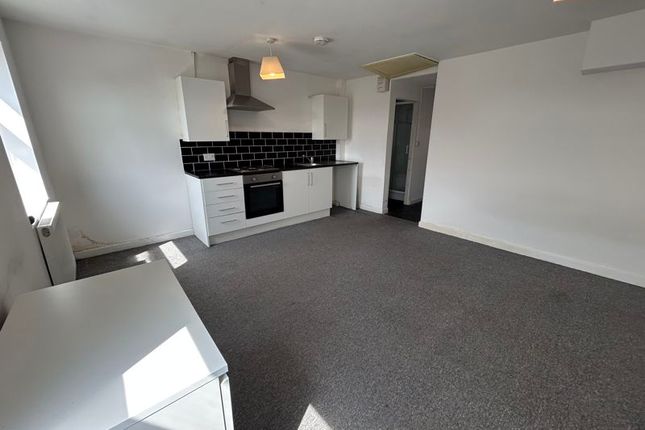 48, Recreation Drive, Mansfield photo 2
