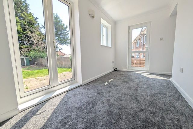 77, Shorncliffe Avenue, NORWICH photo 2