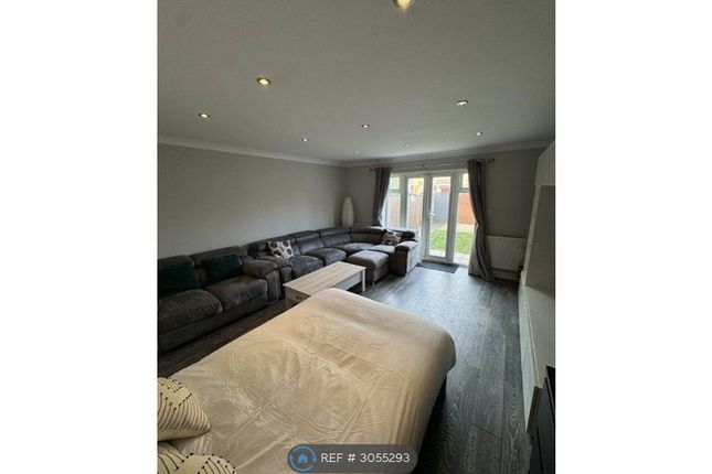 The Pulse, Old Bath Road, Colnbrook, Slough photo 3