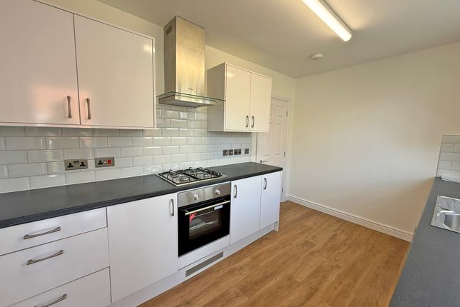 7, Hackness Drive, Scarborough photo 2