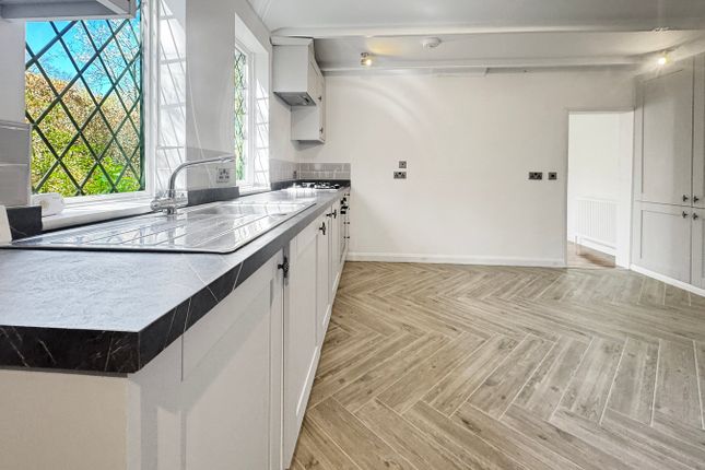 The Bungalow, The Woodlands, Amersham photo 4
