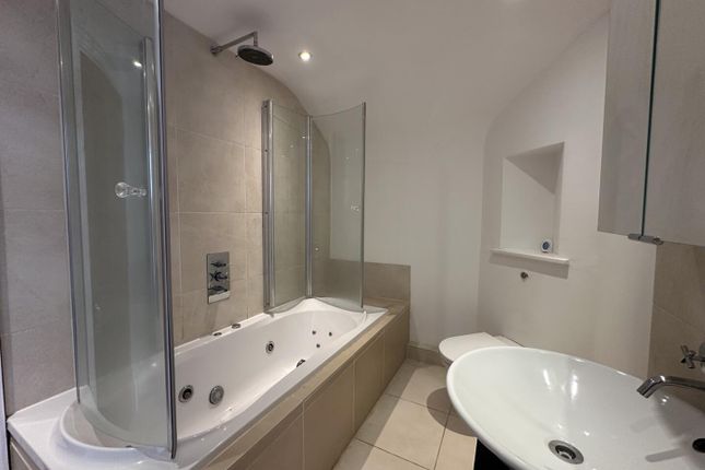 9, The Lydiate, Wirral photo 5