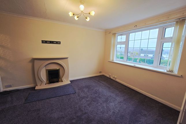 37 Aireville Crescent, Bradford photo 2