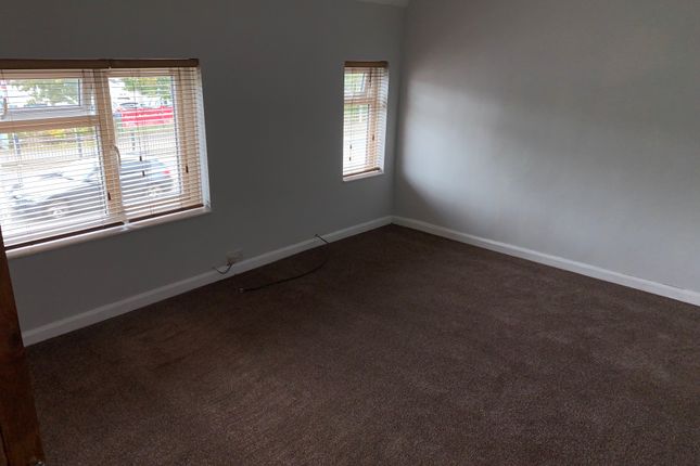Town house to rent in Blaby Road, South Wigston