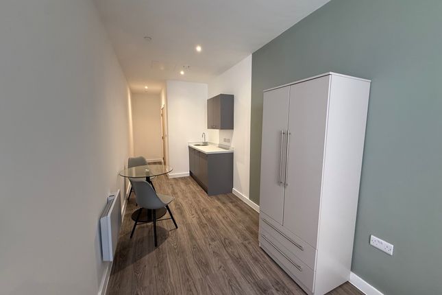 Room 1, Southampton photo 2