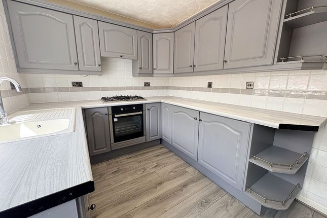 48 Thornham Drive, Bolton photo 2