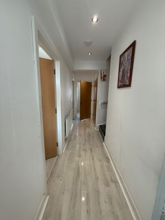 9, Pontes Avenue, Hounslow photo 5