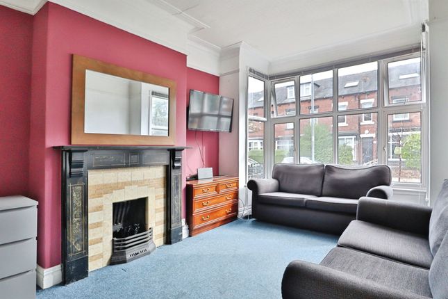 12, Newport Gardens, Leeds photo 2