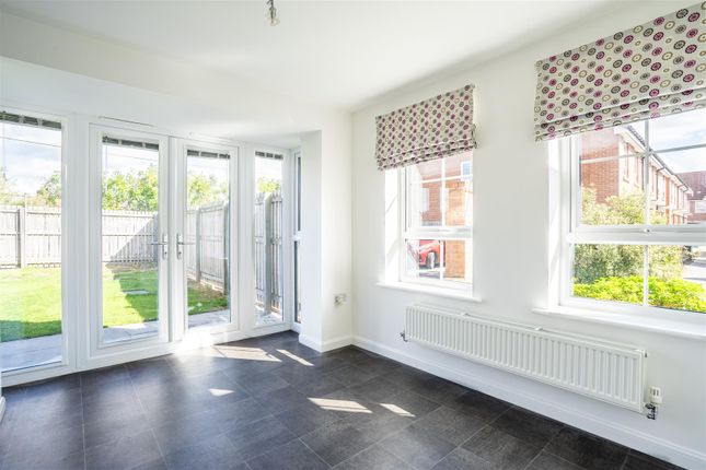 15, Heathside, York photo 3