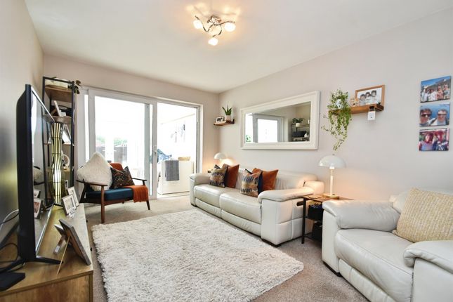18, Forest Grove, Harrogate photo 4