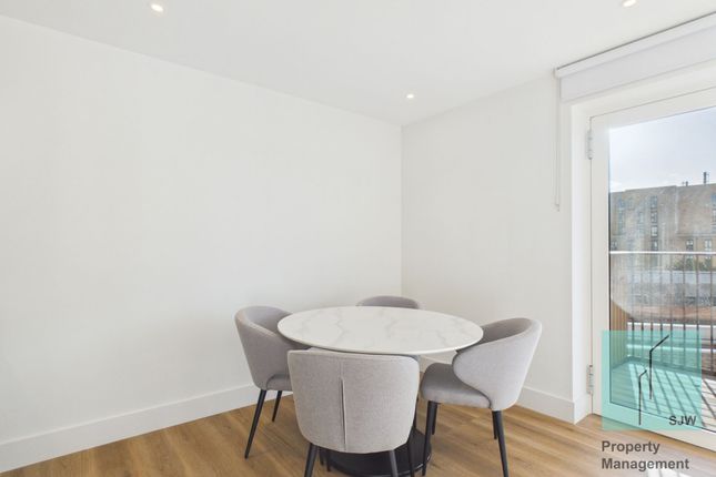 Flat 408, Botanical Apts, London photo 3