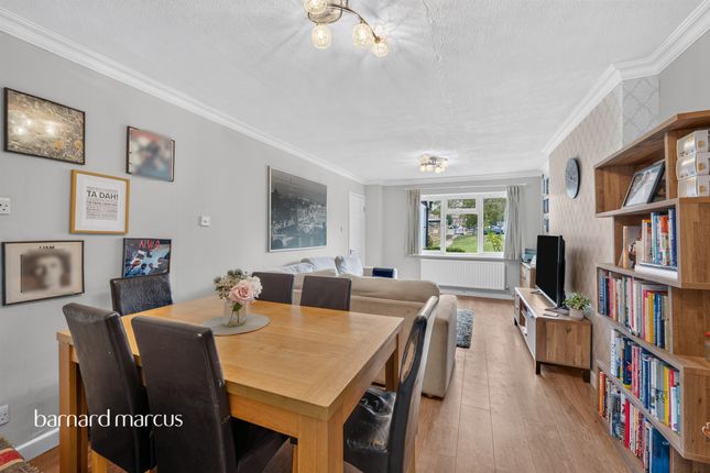 22, Coxdean, Epsom photo 4