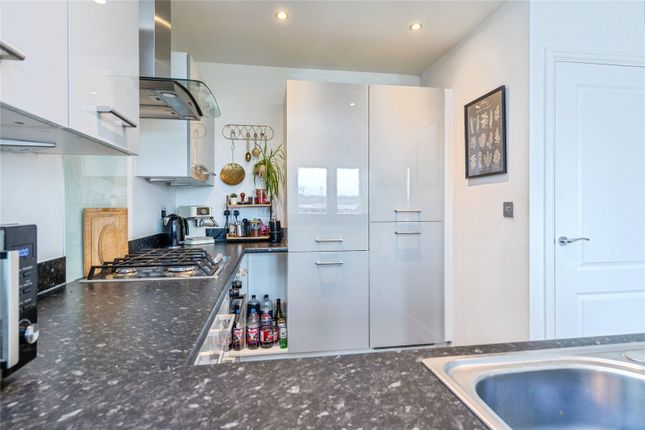 Flat 13, 15, Crusade Way, Kent photo 4